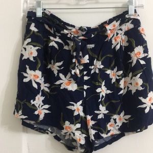 Floral tie waist shorts